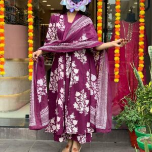 Stylish cotton suit set with timeless print and smooth texture.