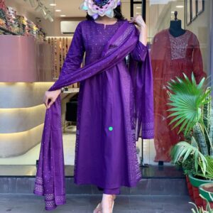 Classic cotton suit set designed for everyday elegance and bulk supply.